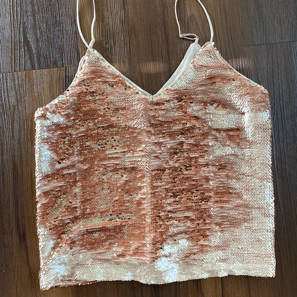 Gianni Bini Tops - NWOT Gianni Bini rose gold flip sequin top